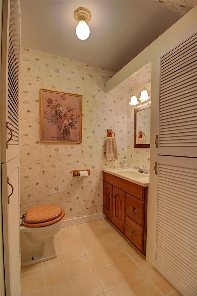 1227 East Shore Road Isle La Motte VT 05463