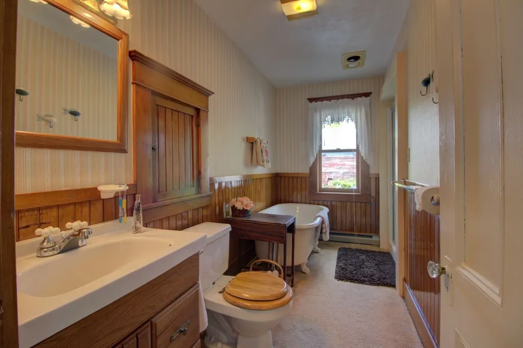1227 East Shore Road Isle La Motte VT 05463