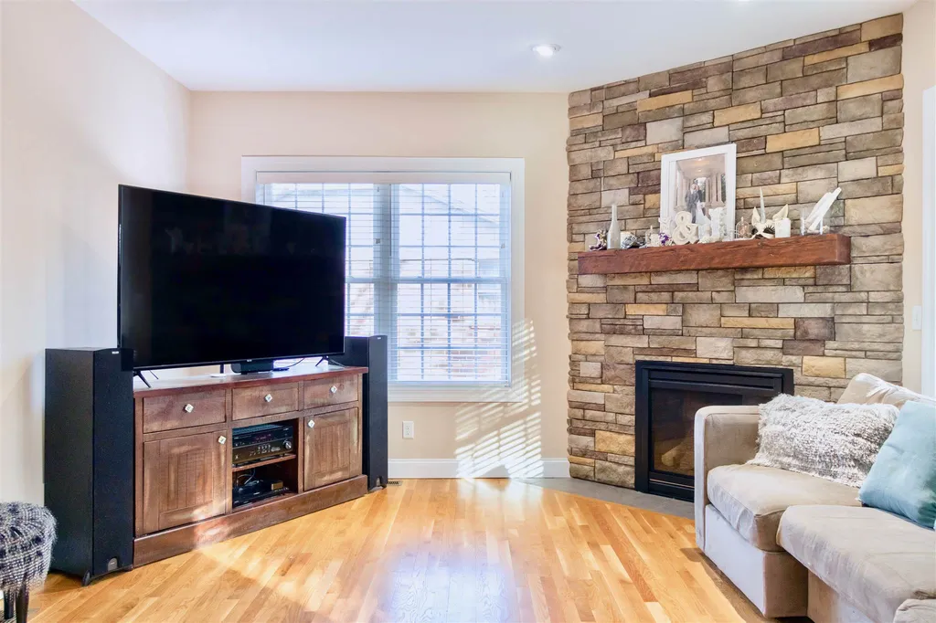 523 Coolidge Avenue Manchester NH 03102
