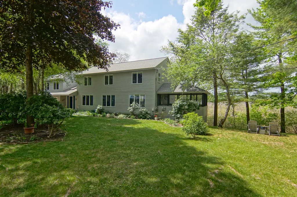 17 Appledore Avenue North Hampton NH 03862