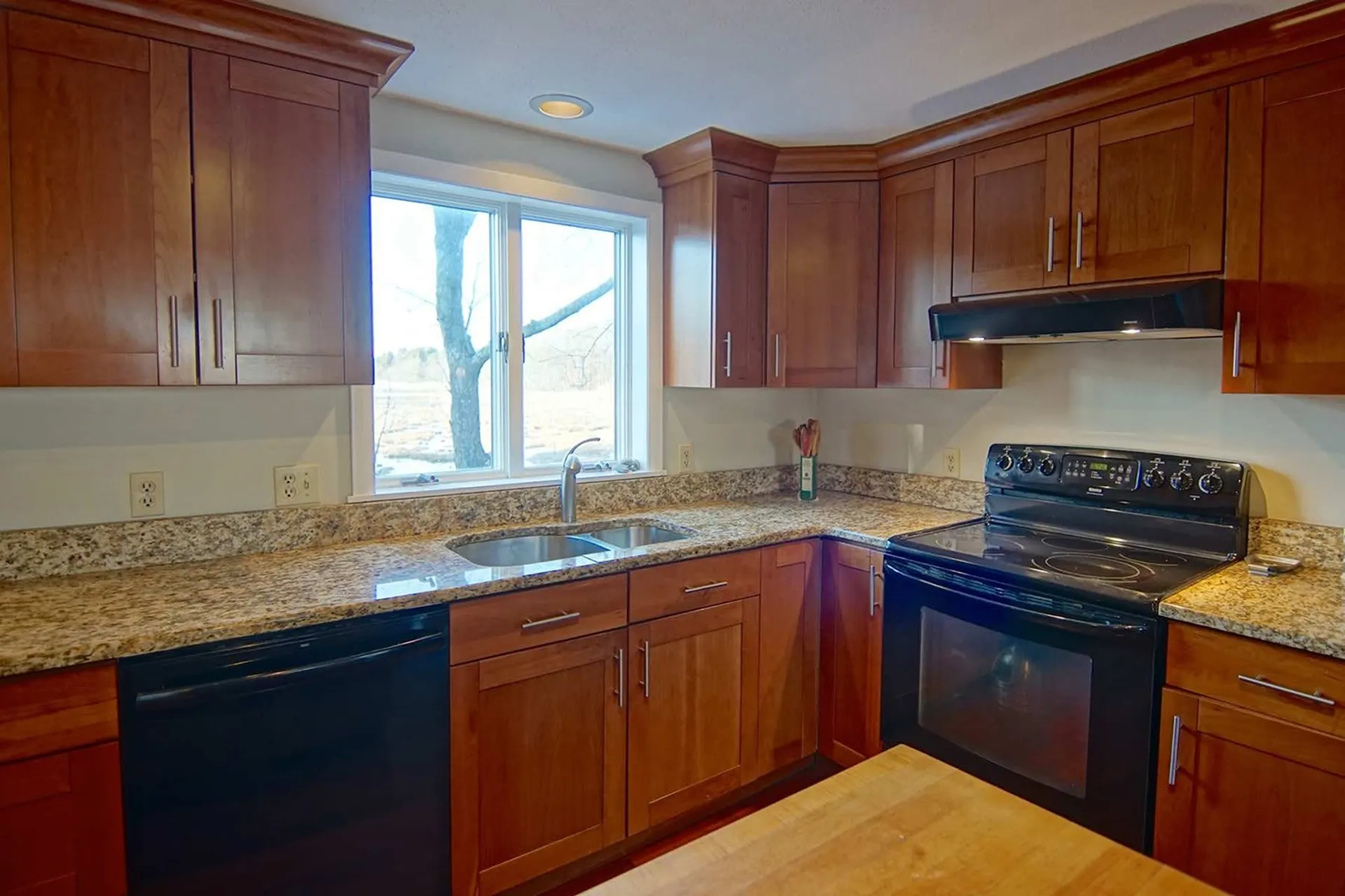 17 Appledore Avenue North Hampton NH 03862