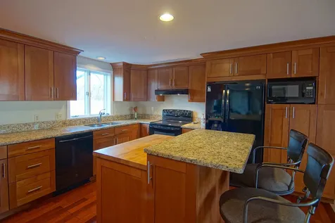 17 Appledore Avenue North Hampton NH 03862