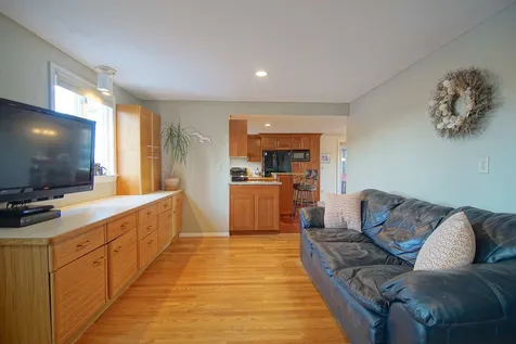 17 Appledore Avenue North Hampton NH 03862