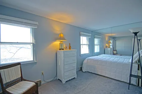 17 Appledore Avenue North Hampton NH 03862