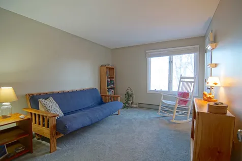 17 Appledore Avenue North Hampton NH 03862