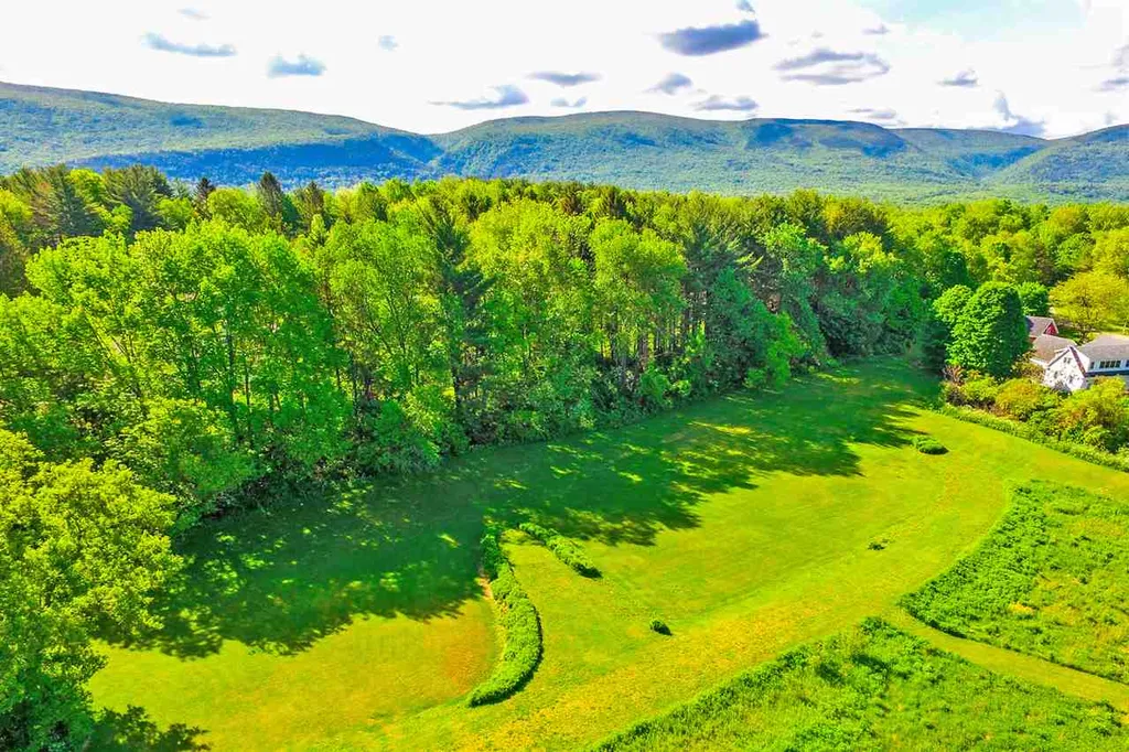 350 Barnumville Road Manchester VT 05255