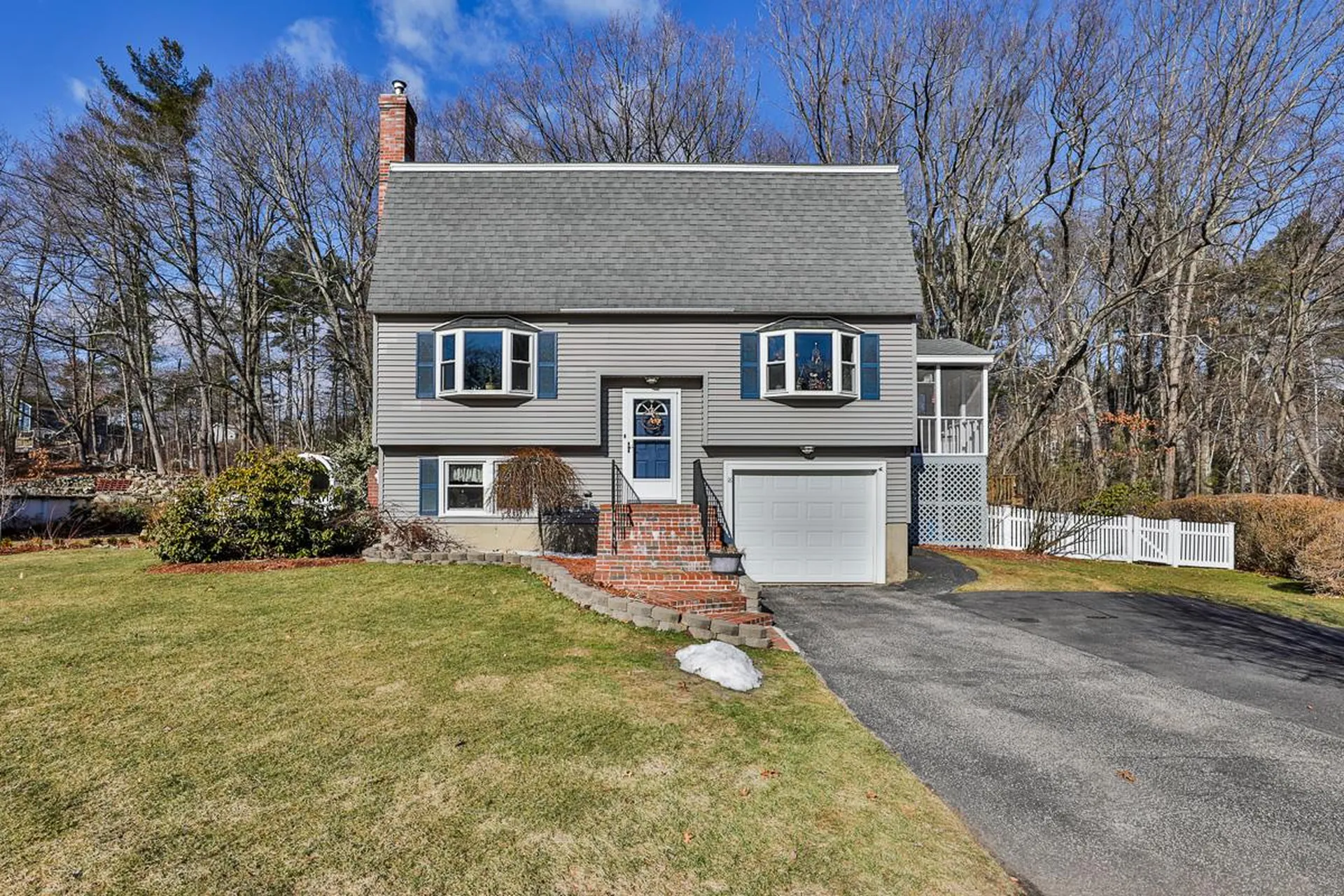 18 Elaine Drive Nashua NH 03062
