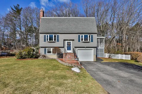 18 Elaine Drive Nashua NH 03062