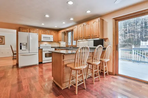 13 Cathedral Lane Hudson NH 03051