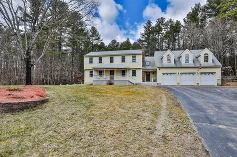 13 Cathedral Lane Hudson NH 03051