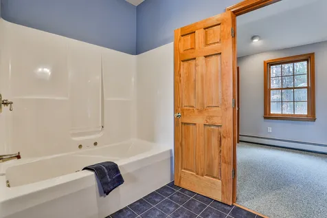 13 Cathedral Lane Hudson NH 03051