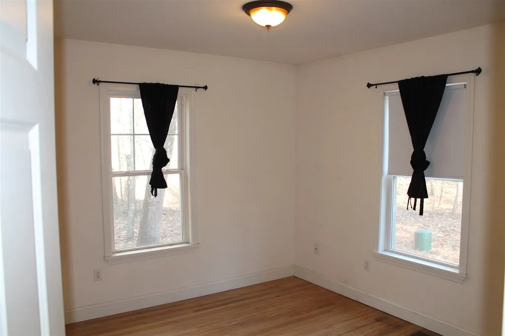 256 Depot Road Hollis NH 03049