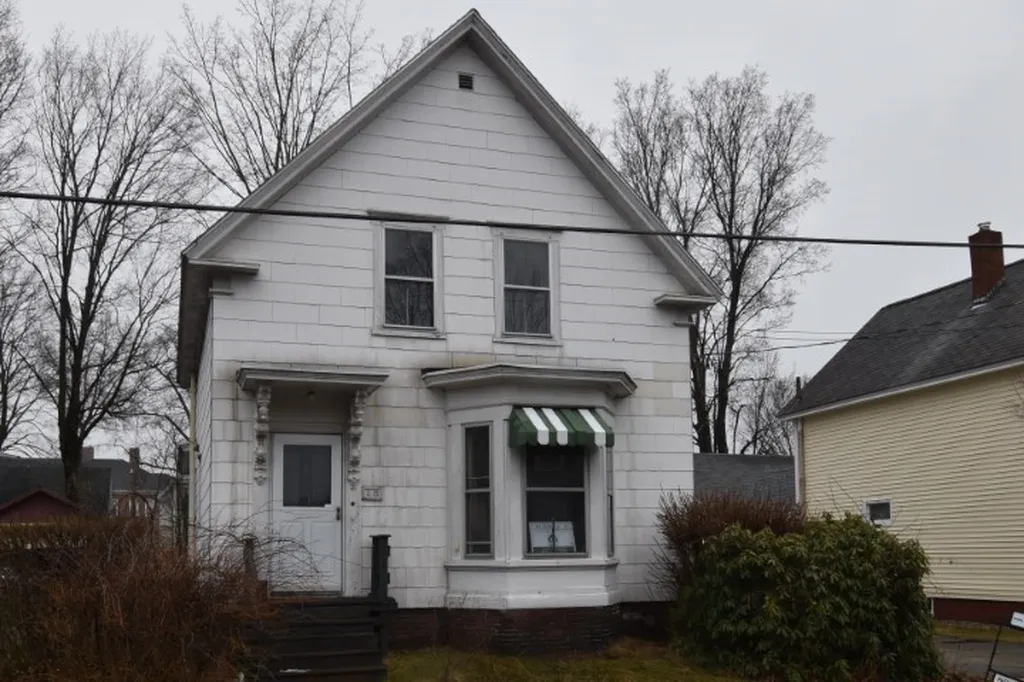 18 Silver Street Rochester NH 03867