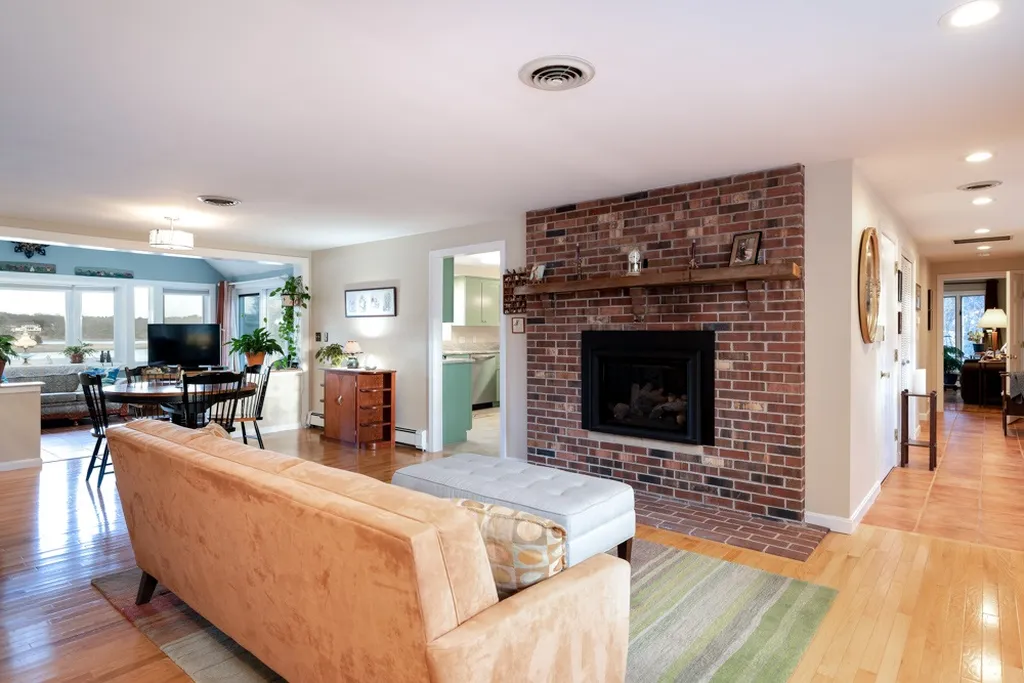 7 Ox Point Drive Kittery ME 03904