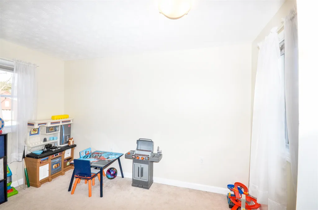 13 Phinney Avenue Manchester NH 03109