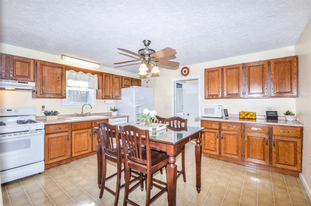 13 Phinney Avenue Manchester NH 03109