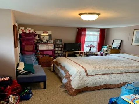 104 W Broadway Derry NH 03038