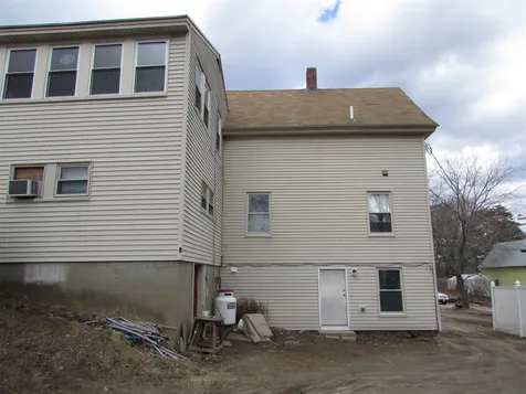 104 W Broadway Derry NH 03038
