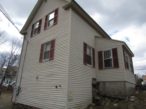 104 W Broadway Derry NH 03038