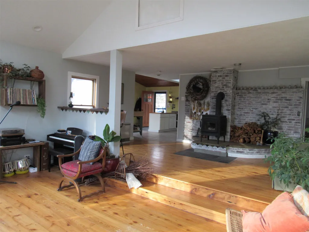 11 Fox Circle Keene NH 03431