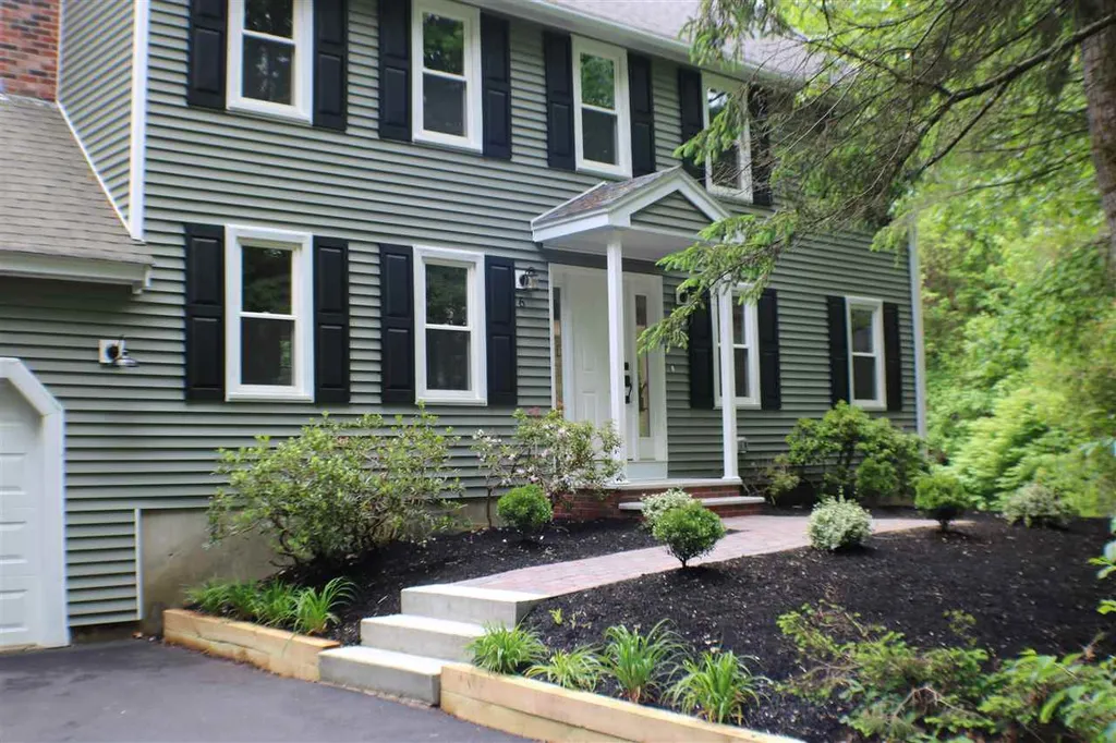 6 Katie Lane Hampstead NH 03841