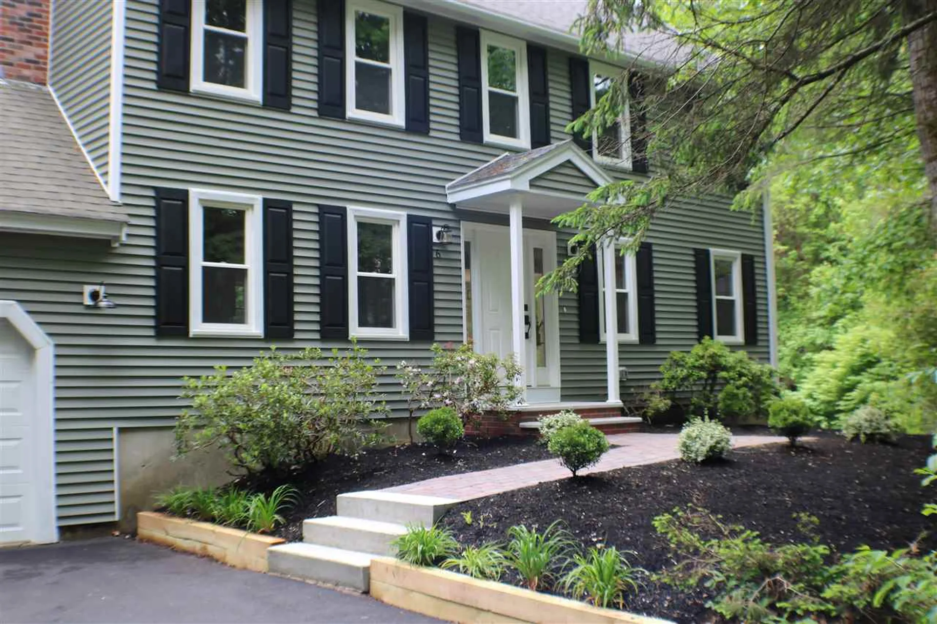 6 Katie Lane Hampstead NH 03841