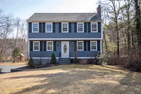 9 Bowley Drive Pelham NH 03076