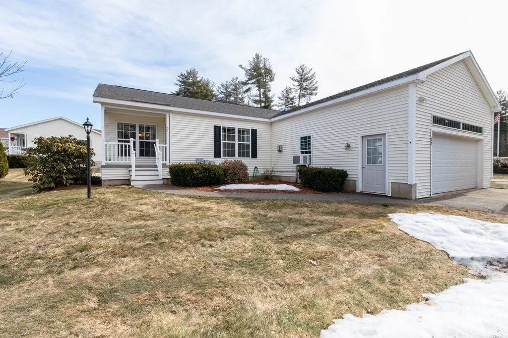 21 Timber Trail Road Sandown NH 03873