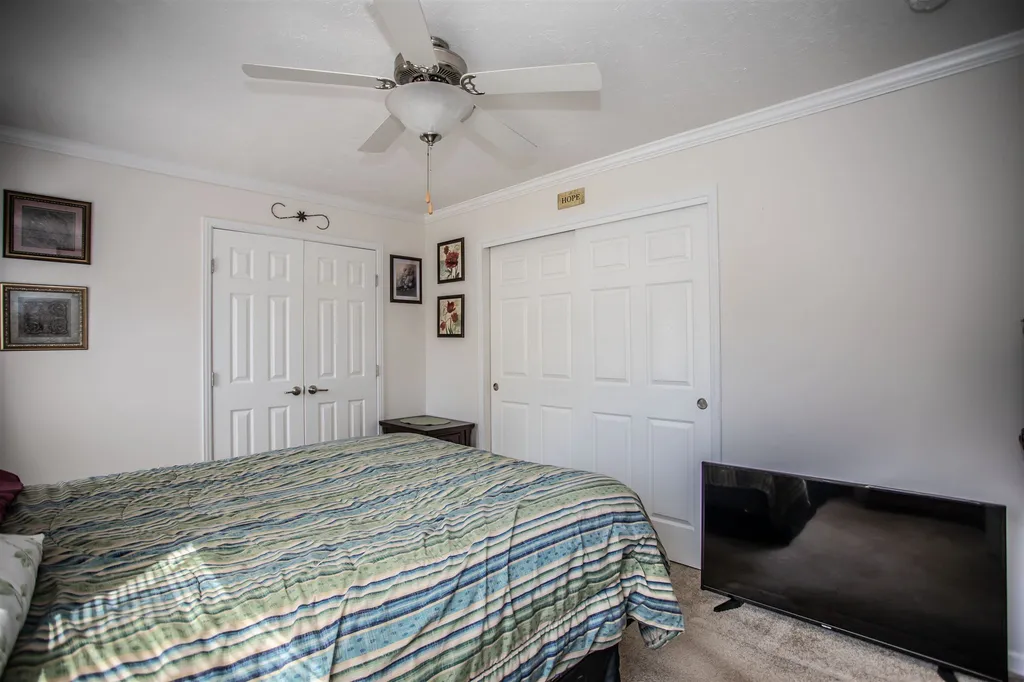 15 Hunter Boulevard Londonderry NH 03053