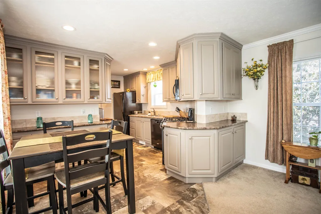 15 Hunter Boulevard Londonderry NH 03053
