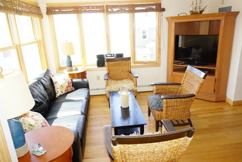 16 Dover Avenue Hampton NH 03842