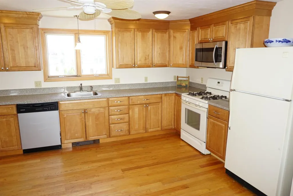 16 Dover Avenue Hampton NH 03842