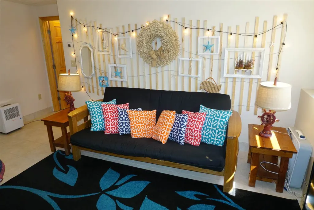 16 Dover Avenue Hampton NH 03842