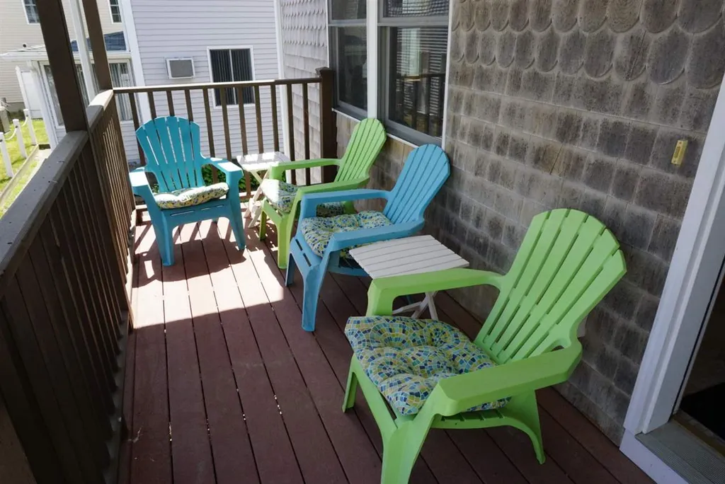 16 Dover Avenue Hampton NH 03842