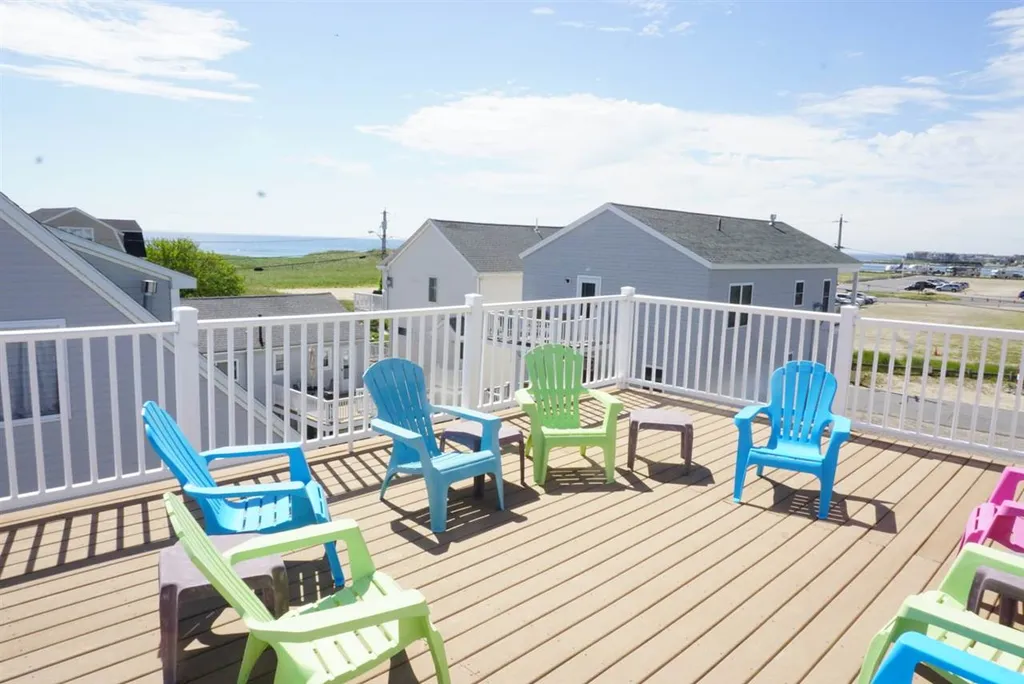 16 Dover Avenue Hampton NH 03842