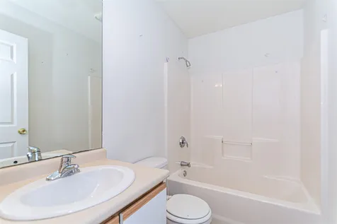 104 Lock Street Nashua NH 03064