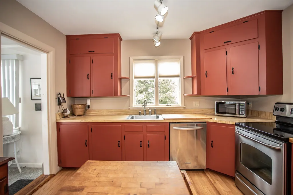 11 Linden Street Milford NH 03055