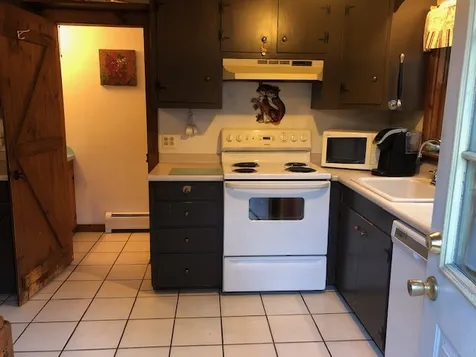 28 Roy Street Raymond NH 03077