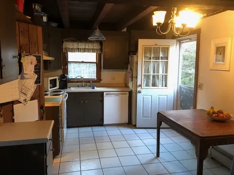 28 Roy Street Raymond NH 03077