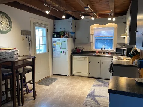28 Roy Street Raymond NH 03077