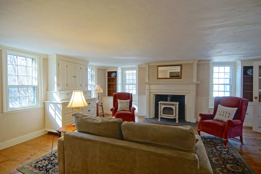 94 Dearborn Road Greenland NH 03840