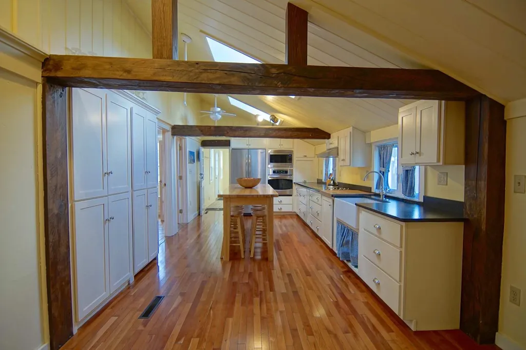 94 Dearborn Road Greenland NH 03840