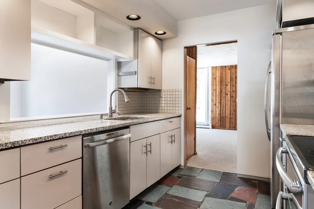 32 Tracy Lane Shelburne VT 05482