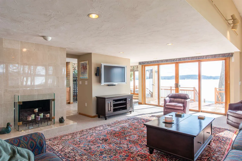 75 Spindle Point Road Meredith NH 03253