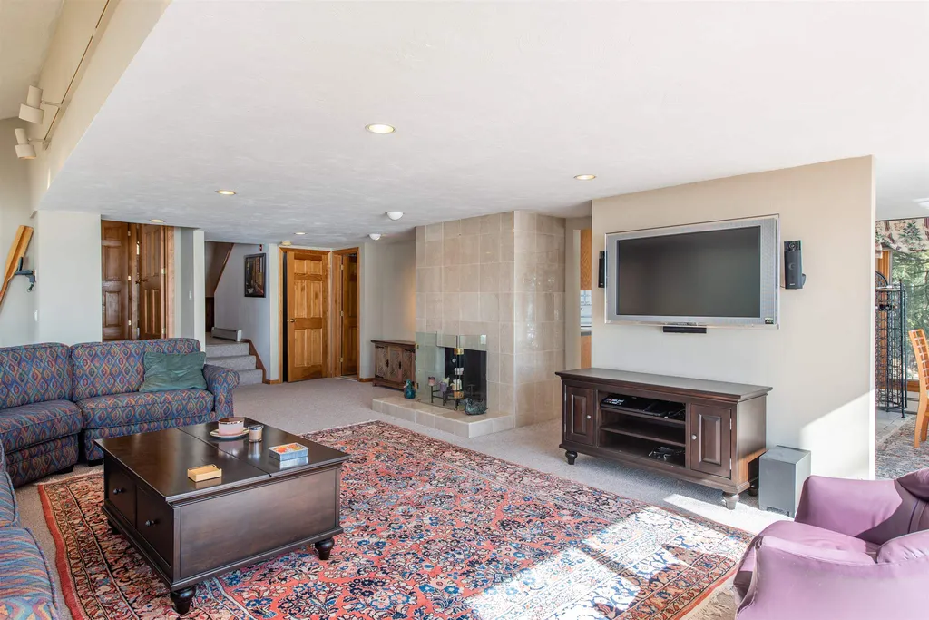 75 Spindle Point Road Meredith NH 03253