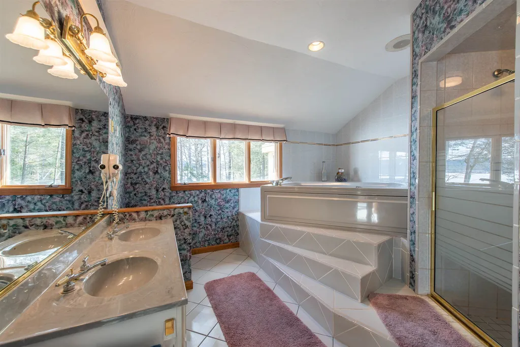 75 Spindle Point Road Meredith NH 03253