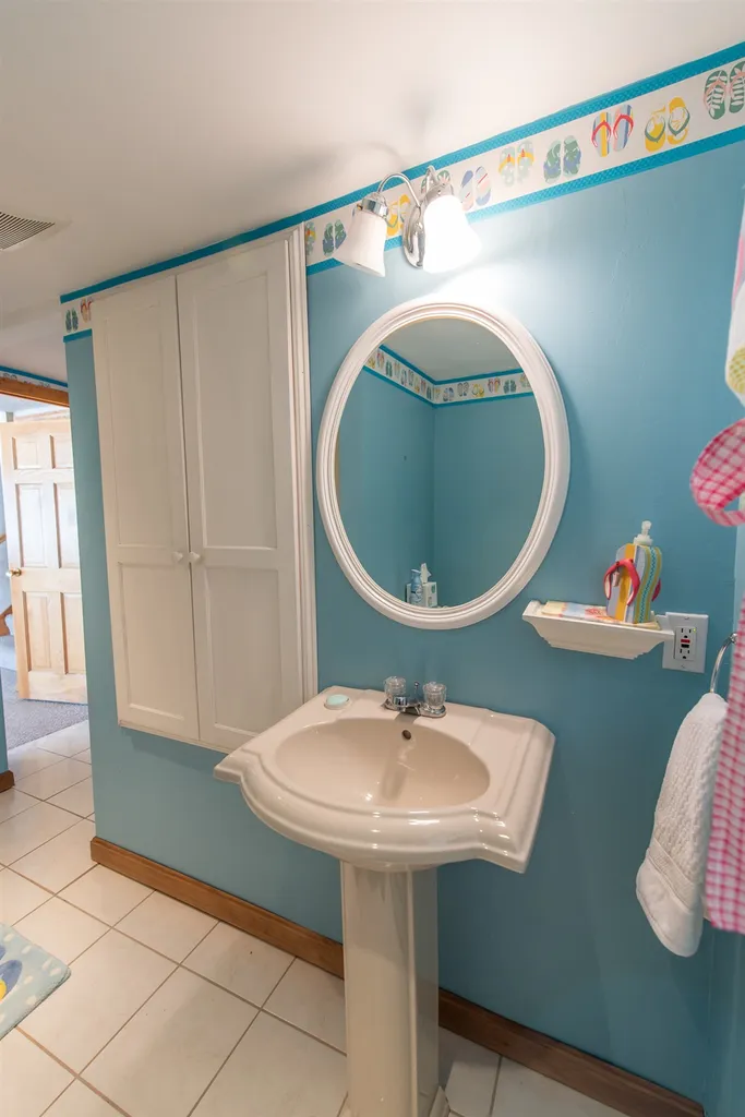 75 Spindle Point Road Meredith NH 03253