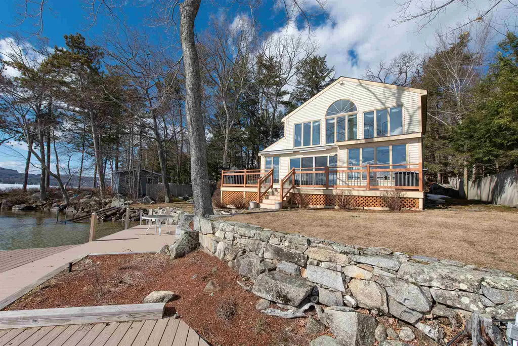 75 Spindle Point Road Meredith NH 03253