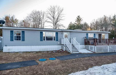 15 Lilac Drive Rochester NH 03867