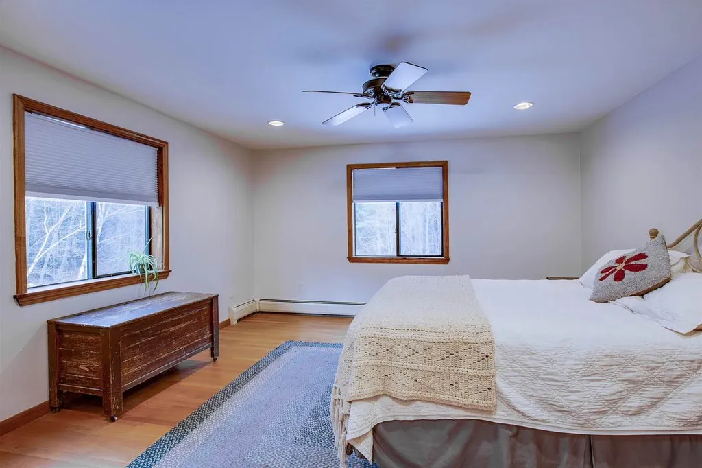 26 Windsor Boulevard Londonderry NH 03053